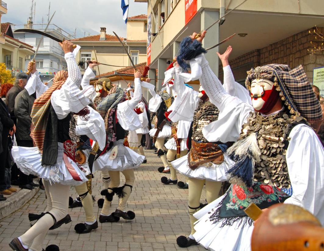 Εσπερίδες 나우사이마티아스 외부 사진